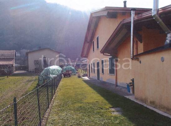 casa indipendente in vendita ad Esine