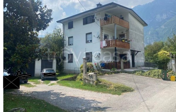 appartamento in vendita ad Esine in zona Sacca