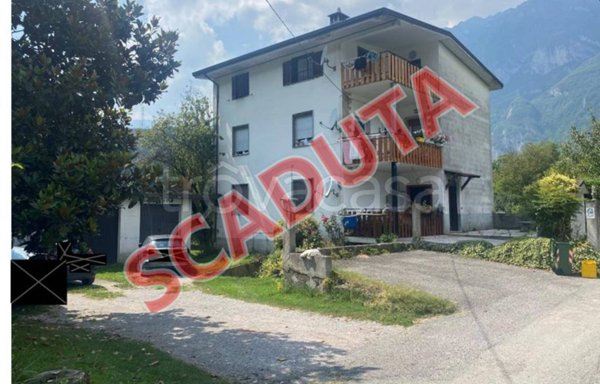 appartamento in vendita ad Esine in zona Sacca