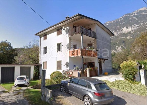 appartamento in vendita ad Esine in zona Sacca