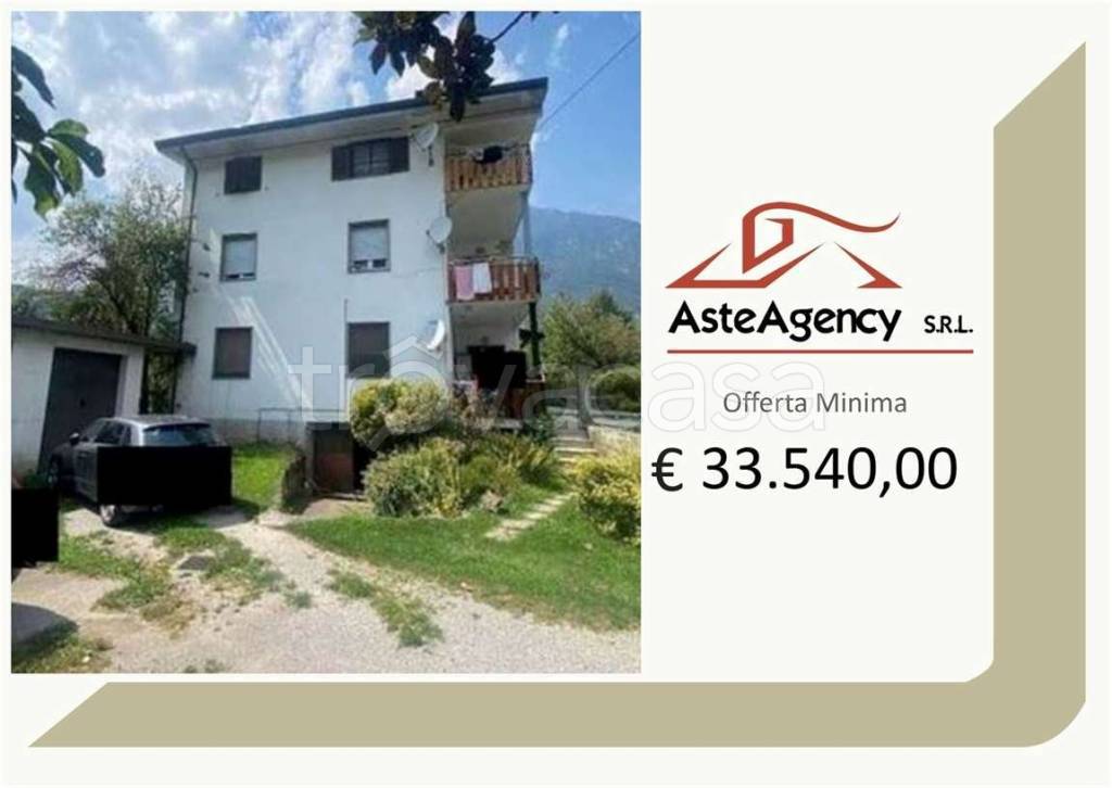 appartamento in vendita ad Esine in zona Sacca