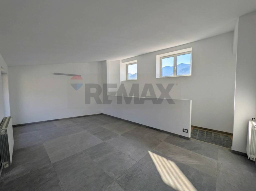 casa indipendente in vendita ad Esine