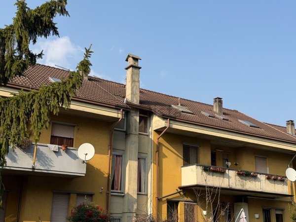 appartamento in vendita ad Esine in zona Plemo