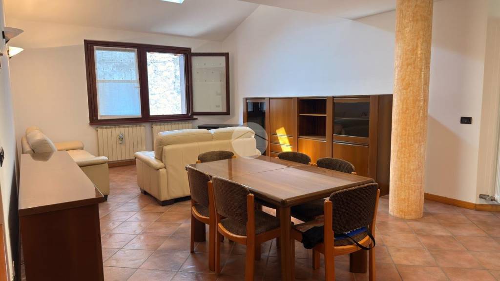 appartamento in vendita ad Esine