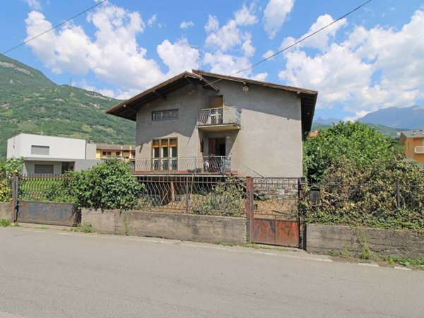 casa indipendente in vendita ad Esine