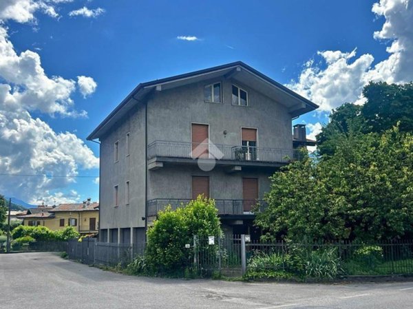 appartamento in vendita ad Esine