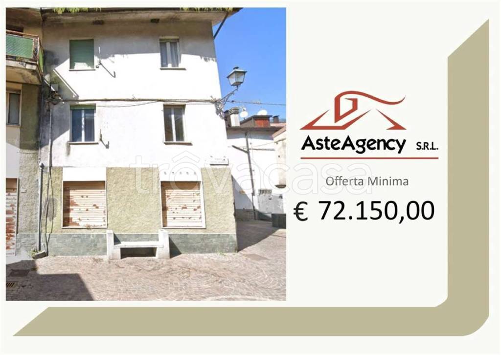 appartamento in vendita ad Esine in zona Sacca