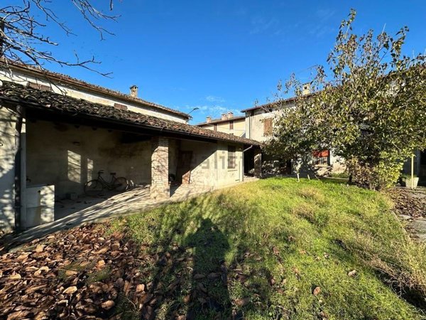 casale in vendita a Fiesse