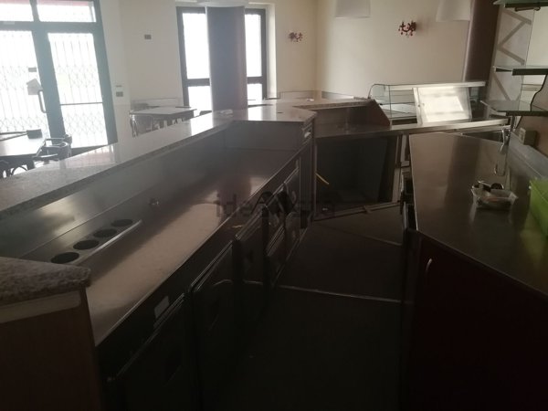 locale commerciale in vendita a Fiesse