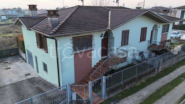 casa indipendente in vendita a Fiesse