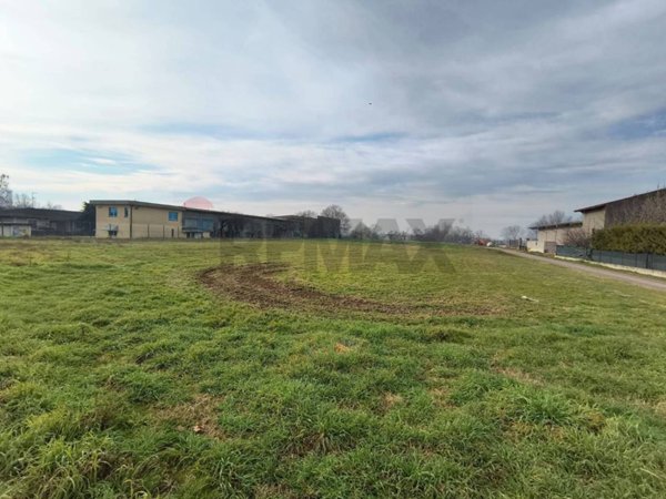 terreno agricolo in vendita a Fiesse