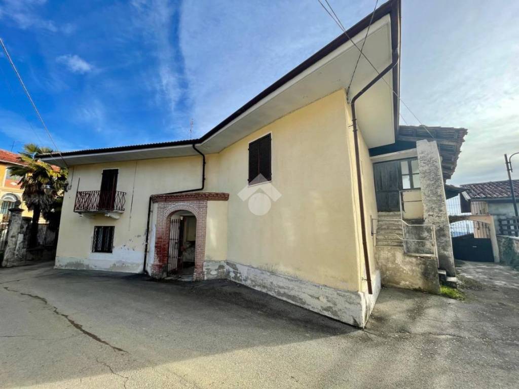 casa indipendente in vendita a Castelnuovo Nigra