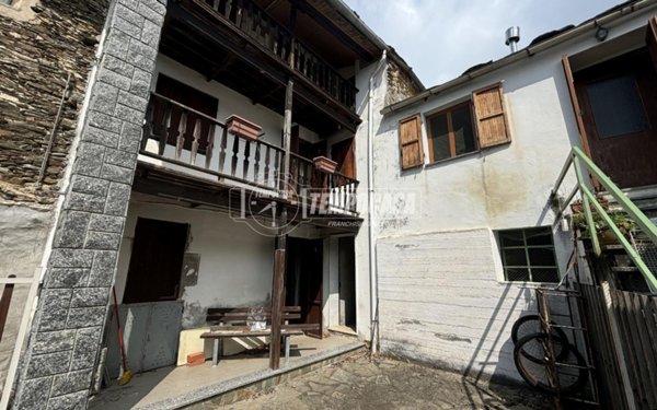 casa indipendente in vendita a Castelnuovo Nigra