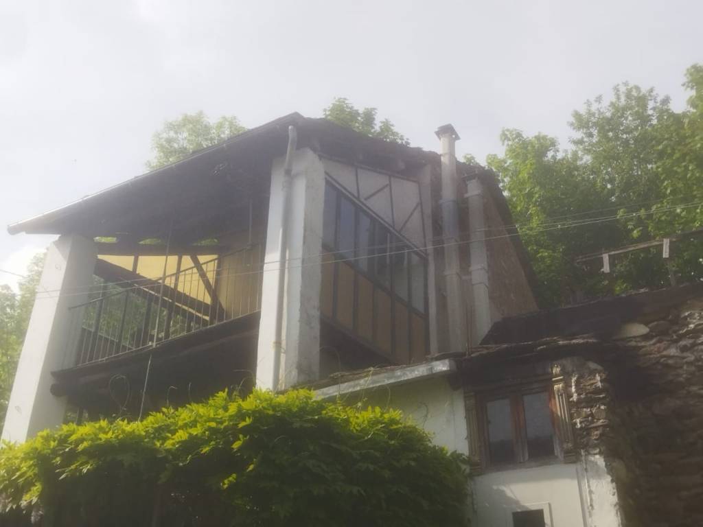 casa indipendente in vendita a Castelnuovo Nigra