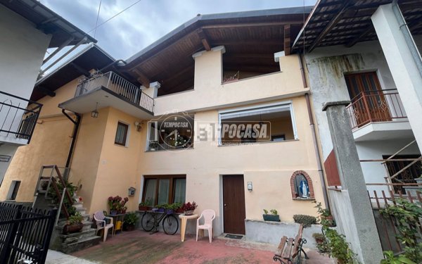 casa semindipendente in vendita a Castelnuovo Nigra