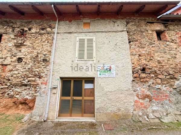 casa indipendente in vendita a Castelnuovo Nigra