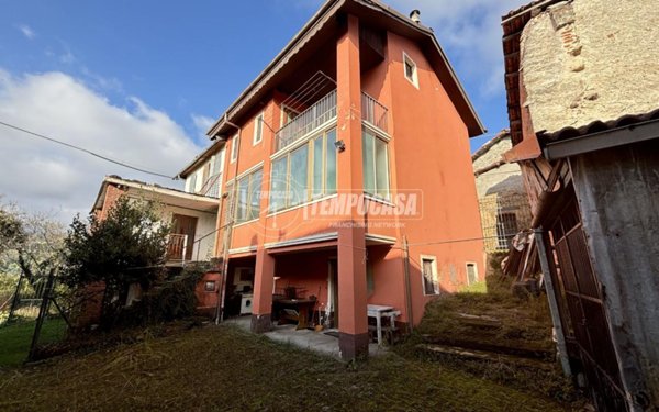 casa indipendente in vendita a Castelnuovo Nigra