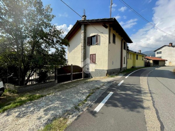 casa semindipendente in vendita a Castelnuovo Nigra