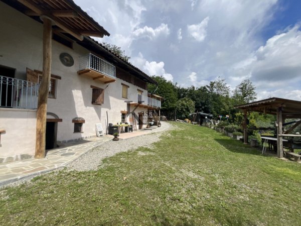 casa indipendente in vendita a Castelnuovo Nigra