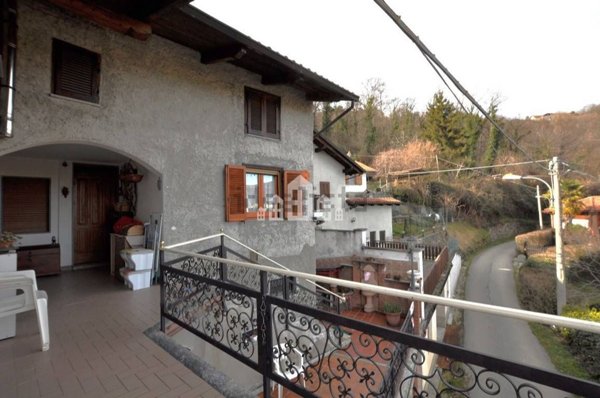 casa indipendente in vendita a Castelnuovo Nigra