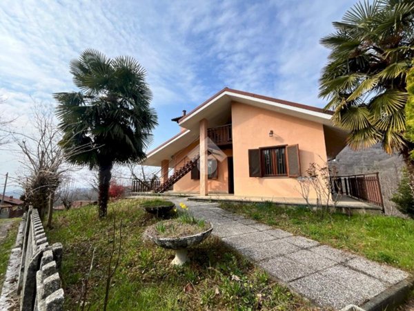casa indipendente in vendita a Castelnuovo Nigra