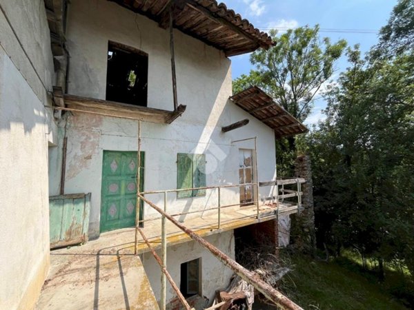 casa semindipendente in vendita a Castelnuovo Nigra