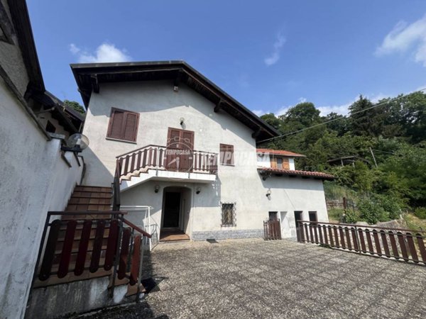 casa indipendente in vendita a Castelnuovo Nigra