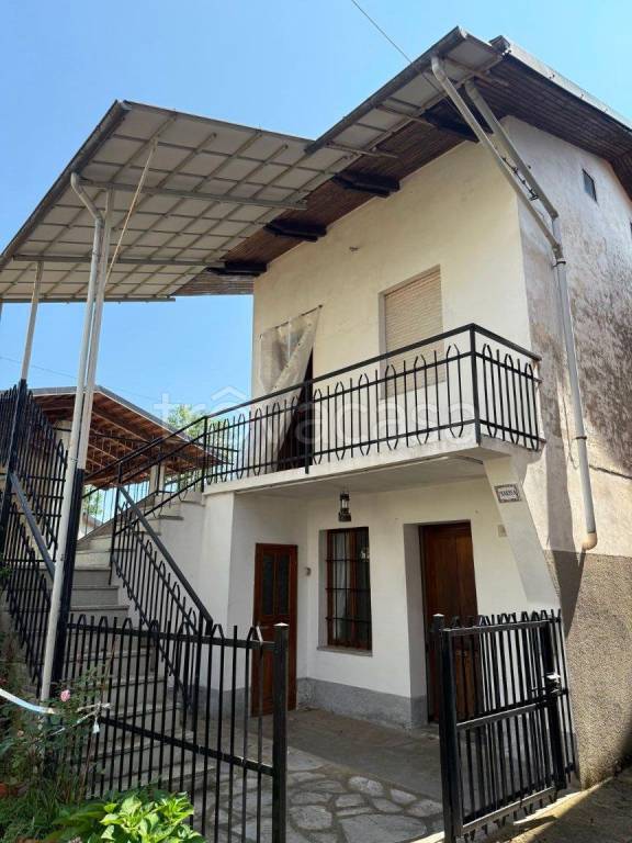 casa indipendente in vendita a Castelnuovo Nigra