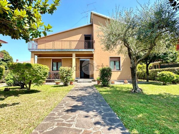 casa indipendente in vendita a Flero