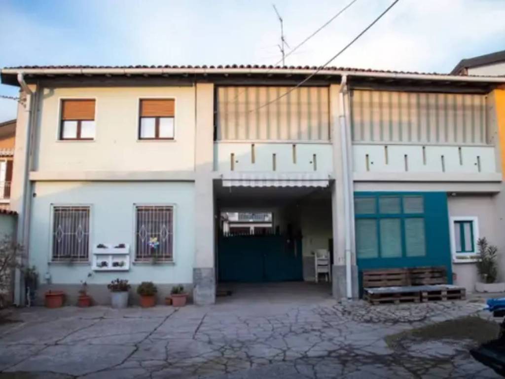 casa indipendente in vendita a Flero