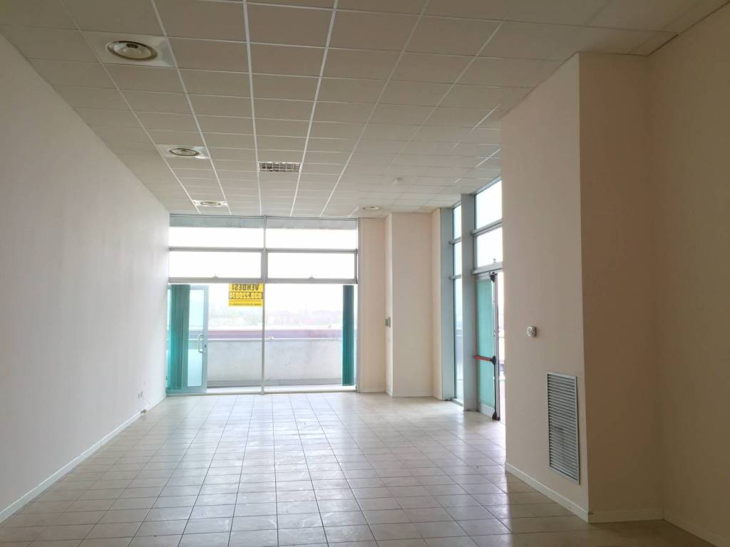 ufficio in vendita a Flero