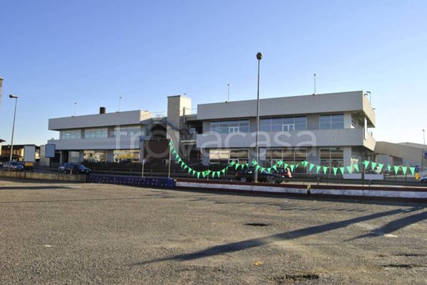 locale commerciale in vendita a Flero