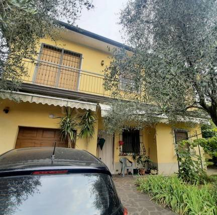 casa indipendente in vendita a Flero