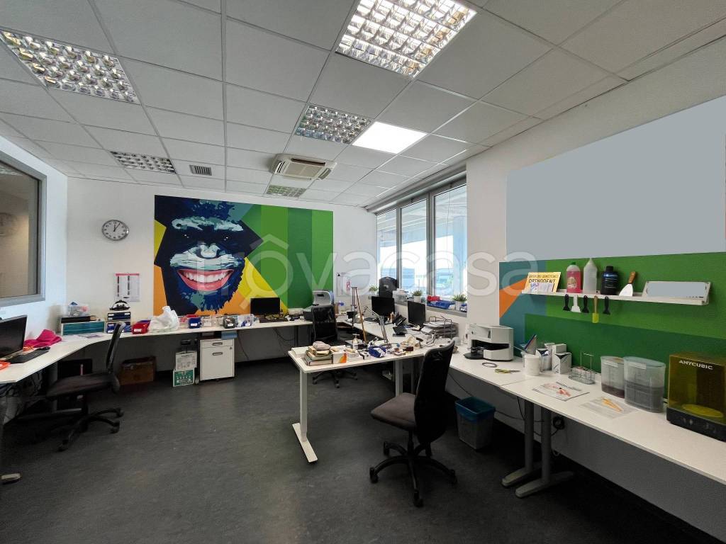 ufficio in vendita a Flero