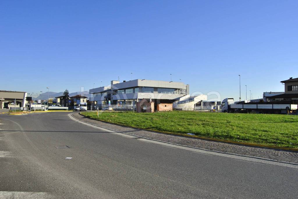 ufficio in vendita a Flero