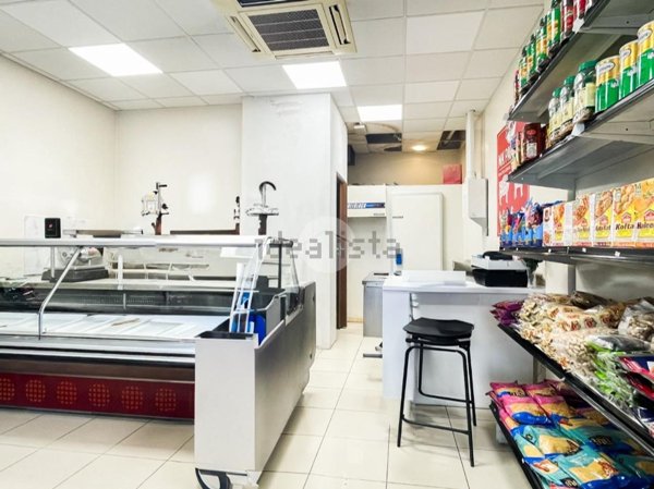 locale commerciale in vendita a Flero