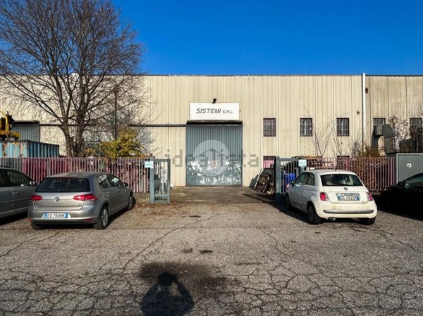 capannone in vendita a Flero