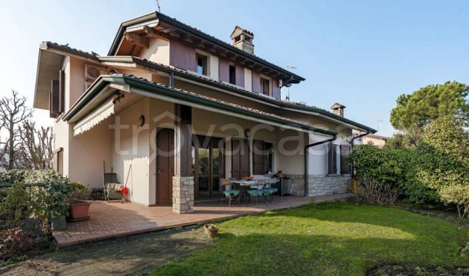 casa indipendente in vendita a Flero