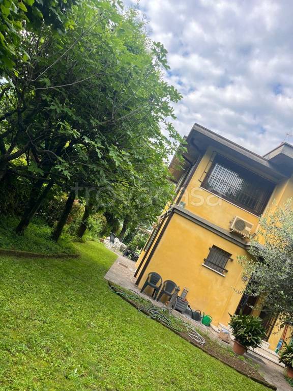 casa indipendente in vendita a Flero