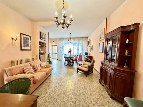 pentavano in vendita a Flero