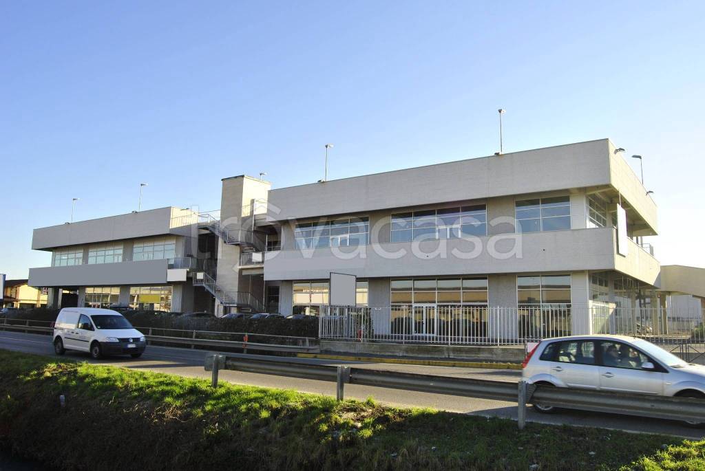 ufficio in vendita a Flero