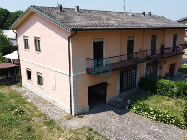 casa indipendente in vendita a Flero in zona Pietra del Gallo