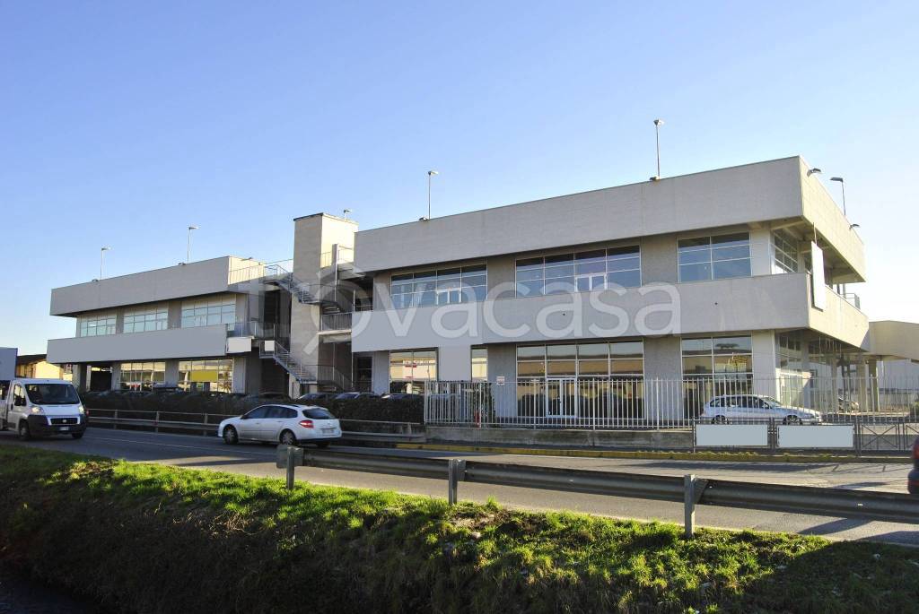 ufficio in vendita a Flero