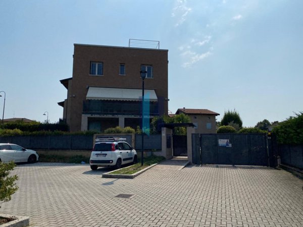 locale di sgombero in vendita a Flero in zona Pietra del Gallo