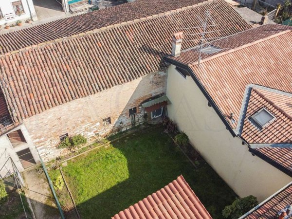 appartamento in vendita a Flero in zona Pietra del Gallo