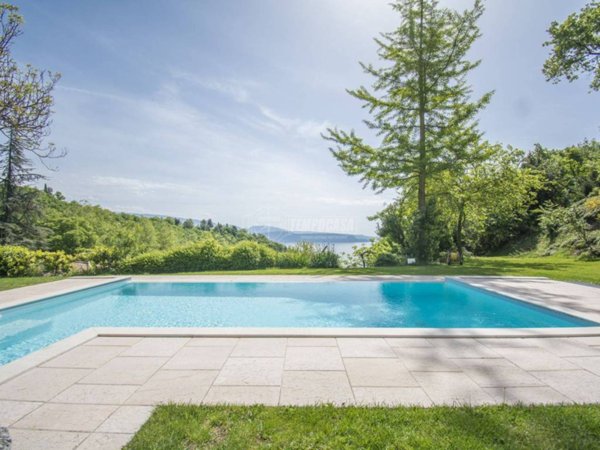 casa indipendente in vendita a Gardone Riviera