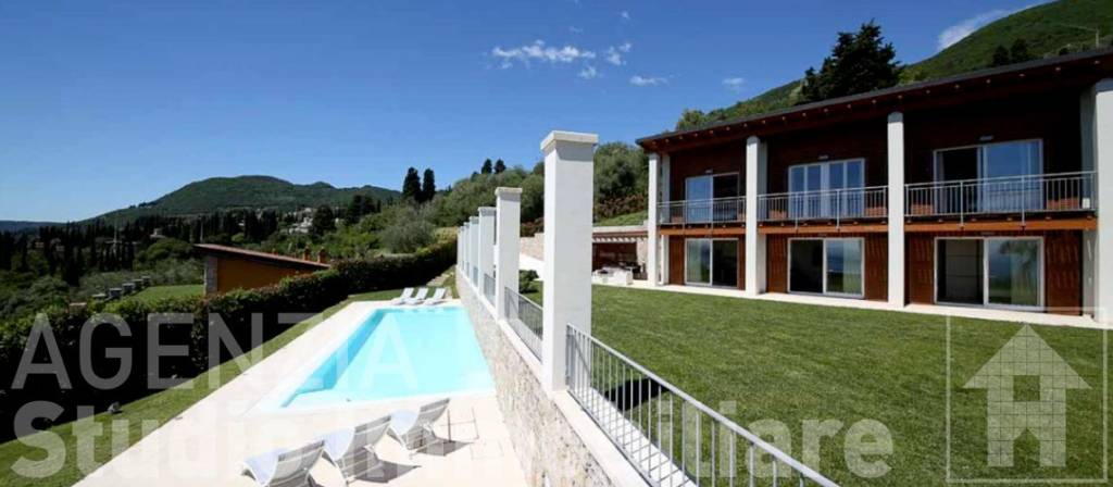 casa indipendente in vendita a Gardone Riviera