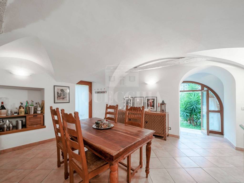 casa indipendente in vendita a Gardone Riviera in zona Fasano
