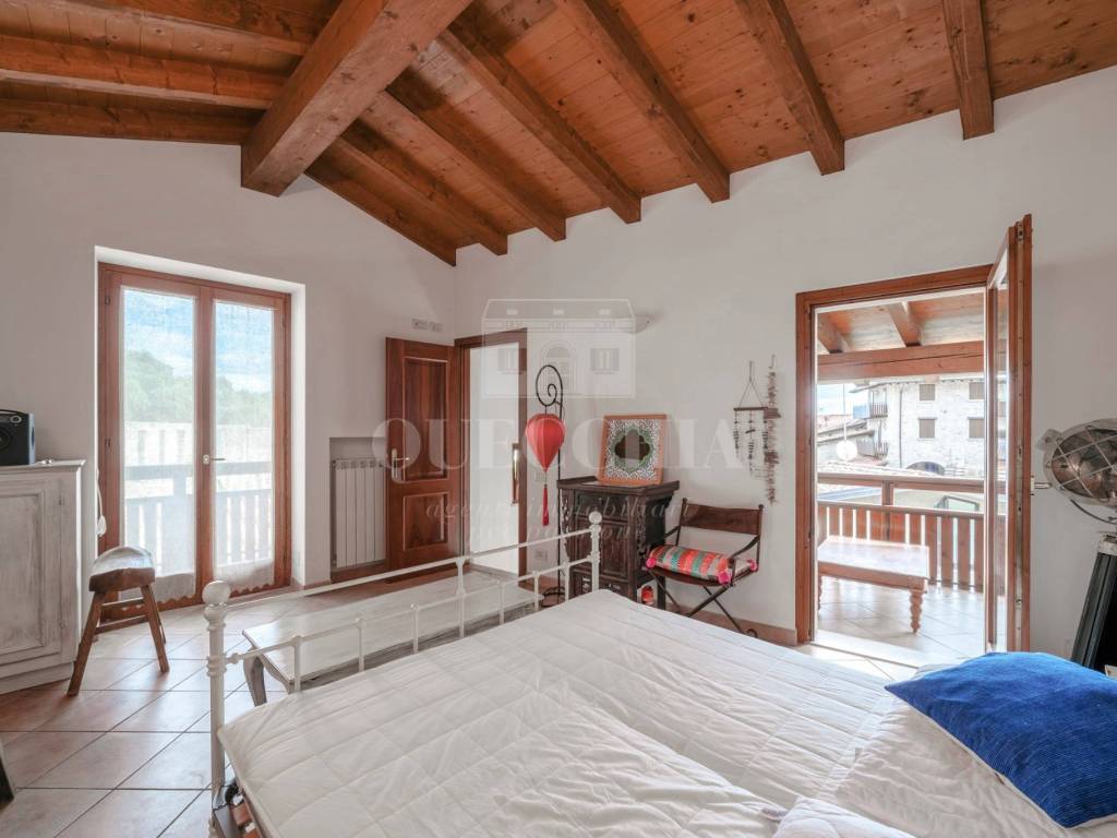 casa indipendente in vendita a Gardone Riviera in zona Fasano