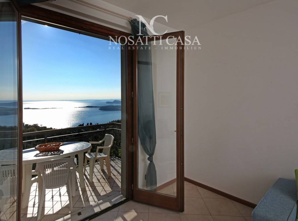 appartamento in vendita a Gardone Riviera in zona Tresnico